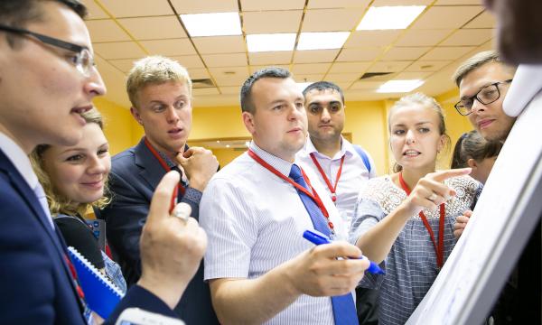«Петербургская политика» о всероссийской тенденции «озеленения» кадров